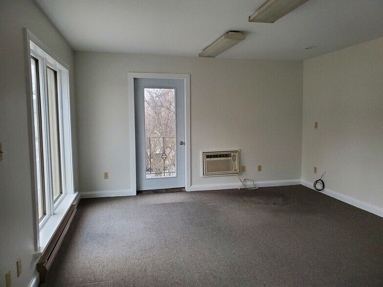 More Photos Of 78 S Courtland St, East Stroudsburg Office For Lease