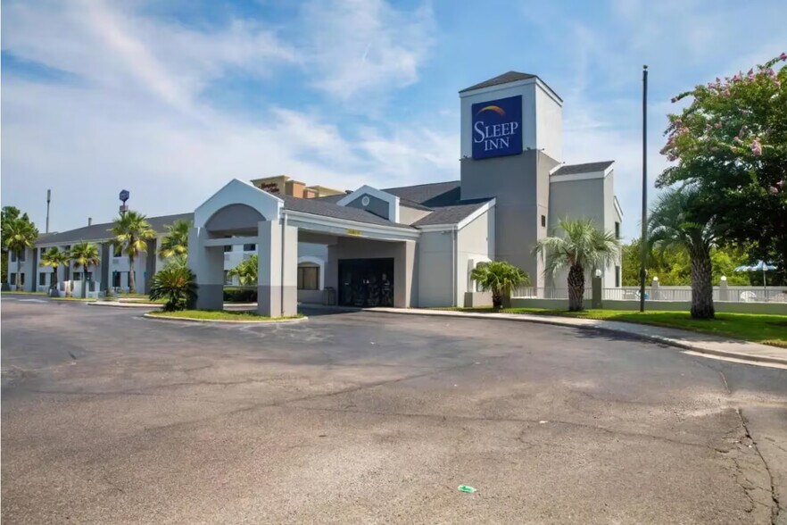 More Photos Of 17013 Abercorn St, Savannah Hospitality For Sale