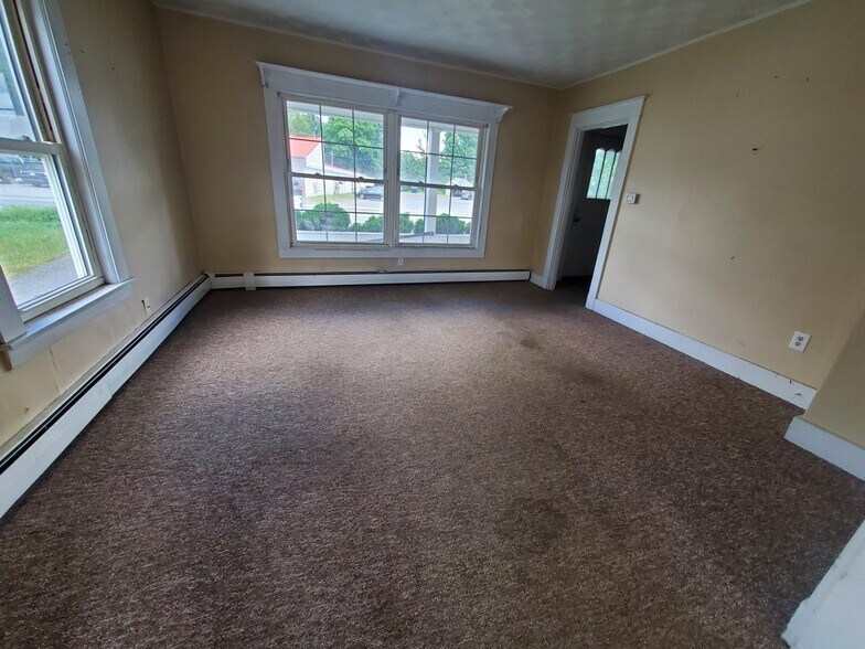 More Photos Of 17 Summer St, Dover-Foxcroft Office For Sale