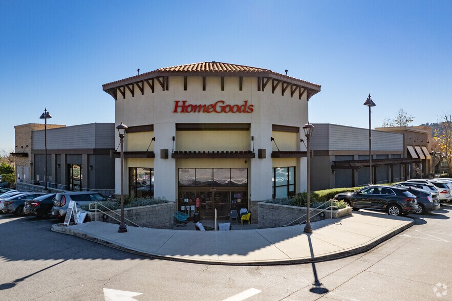 More Photos Of 935-965 Foothill Blvd, La Canada Unknown For Lease