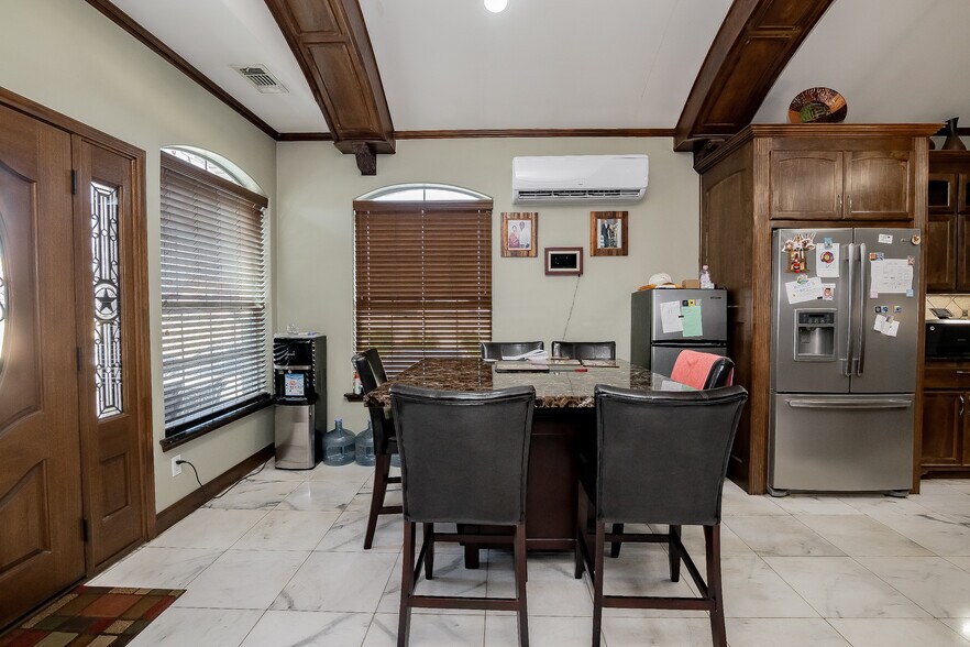 More Photos Of 3005 Houston Hwy, Victoria Hotel For Sale