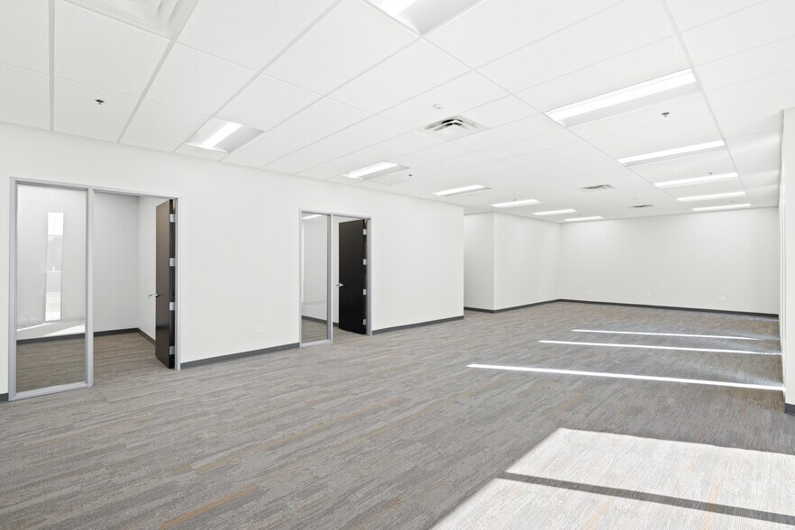 More Photos Of 2844 W Deer Valley Rd, Phoenix Service For Sale