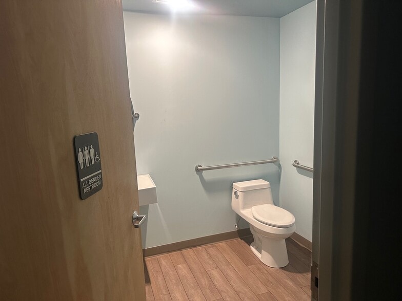 More Photos Of 901 Ethan Allen Hwy, Ridgefield Medical For Lease