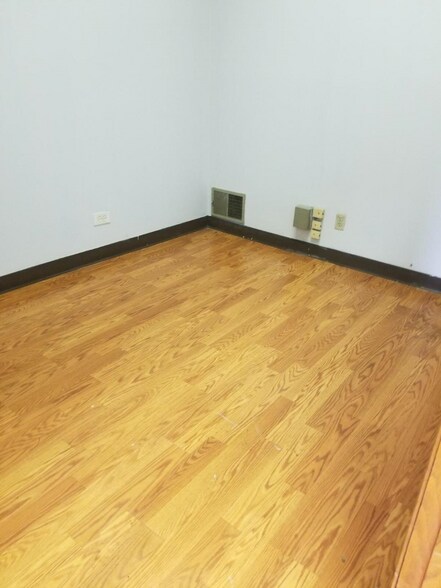 More Photos Of 611-625 Wentworth Ave, Calumet City General Retail For Sale