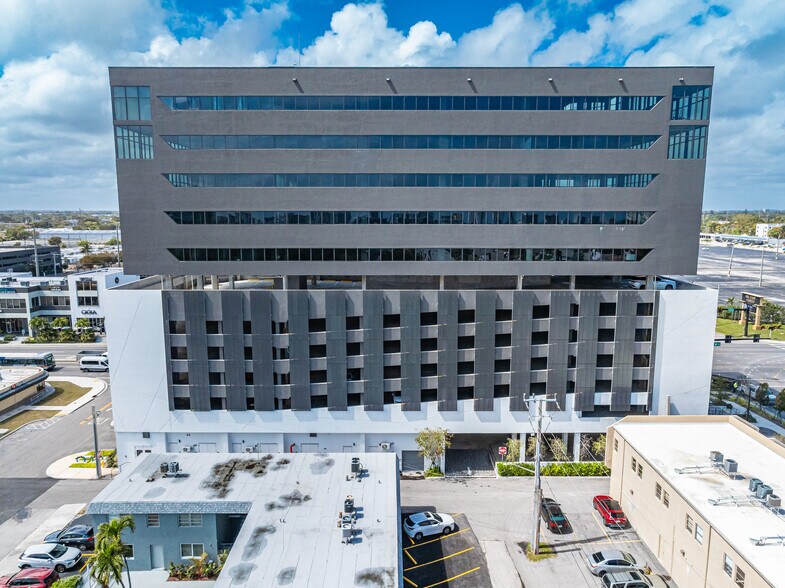 More Photos Of 800 N Federal Hwy, Hallandale Beach Office For Sale