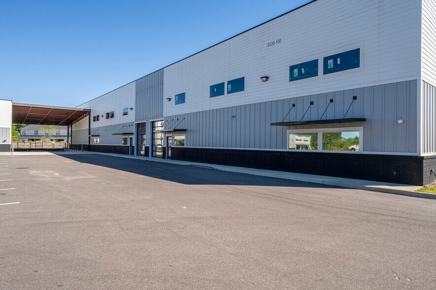 More Photos Of 8120 Windsor Hill Blvd, North Charleston Light Distribution For Sale