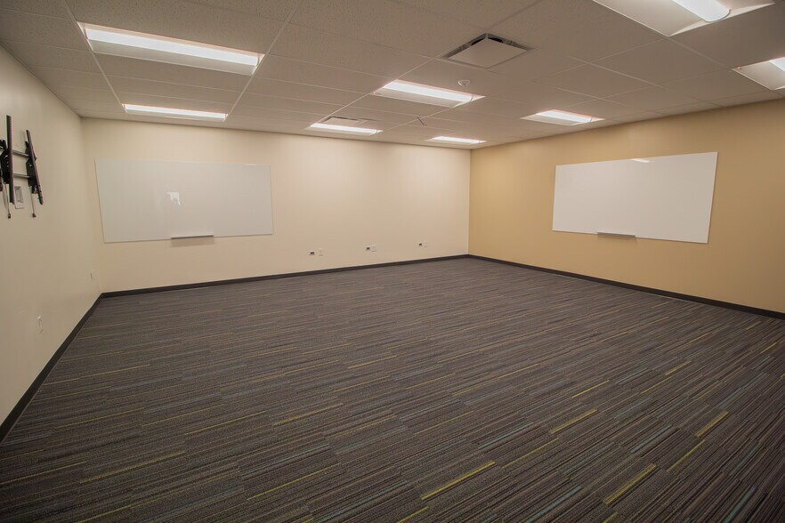 More Photos Of 20 Madison Avenue Ext, Albany Office For Lease