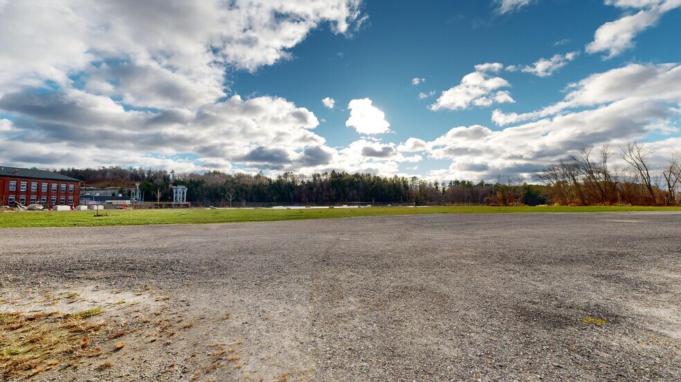 More Photos Of 695 Lisbon St, Lisbon Restaurant For Sale