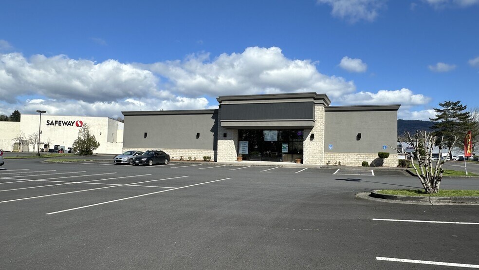 Primary Photo Of 421 Three Rivers Dr, Kelso Freestanding For Lease