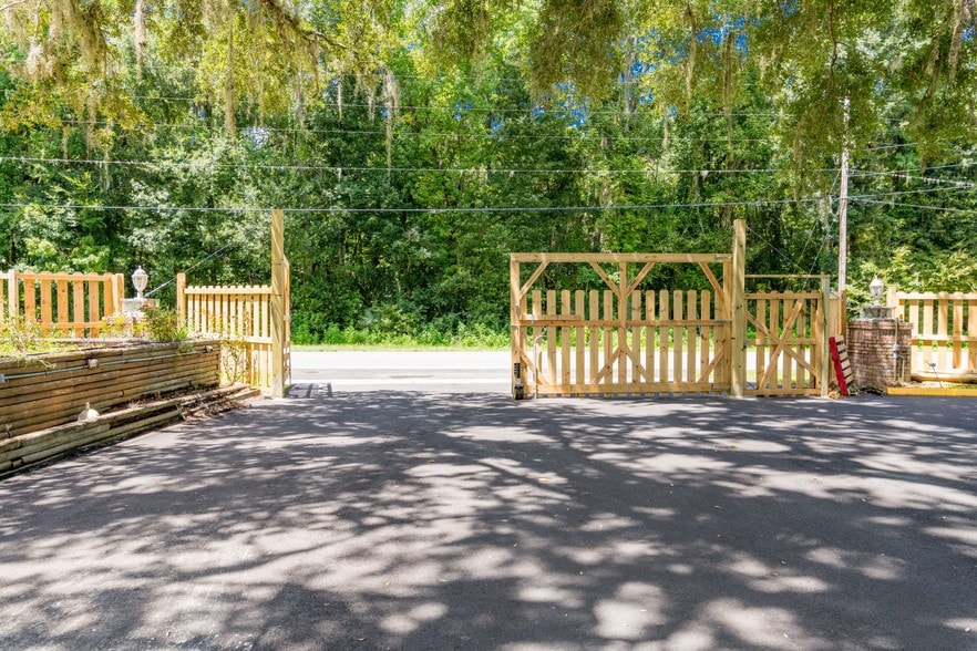 More Photos Of 15458 Snow Memorial Hwy, Brooksville Assisted Living For Sale