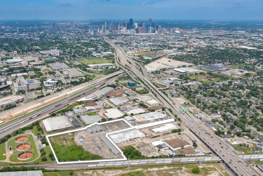More Photos Of 4812 Gulf Fwy, Houston Warehouse For Sale