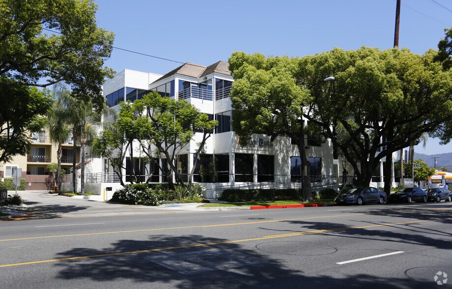 Primary Photo Of 610 N Hollywood Way, Burbank Loft Creative Space For Sale
