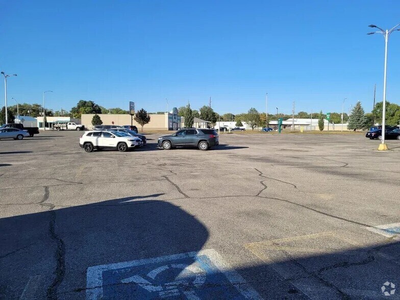 Primary Photo Of 3560 Lafayette Rd, Evansdale General Retail For Lease