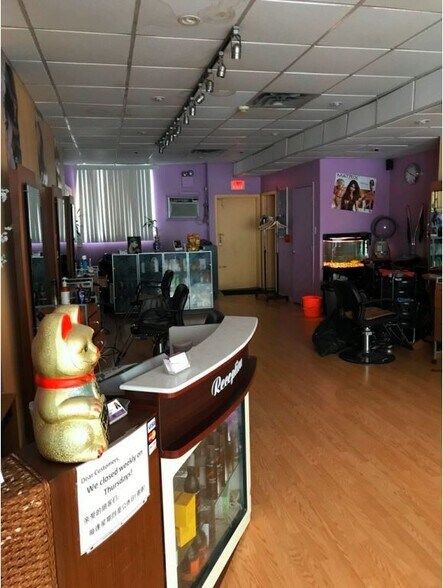 More Photos Of 153 N 9th St, Philadelphia Storefront Retail Residential For Lease