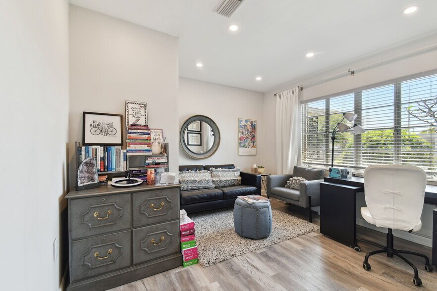 More Photos Of 3019 W Azeele St, Tampa Loft Creative Space For Sale