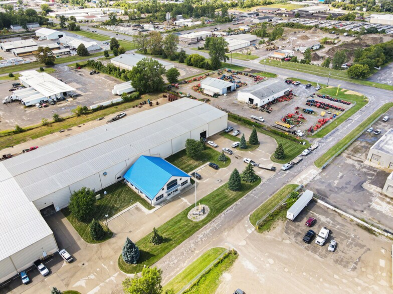 More Photos Of 4072 Flint Asphalt Dr, Burton Distribution For Sale