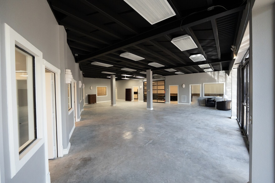 More Photos Of 12633 Shiloh Church Rd, Houston Warehouse For Sale