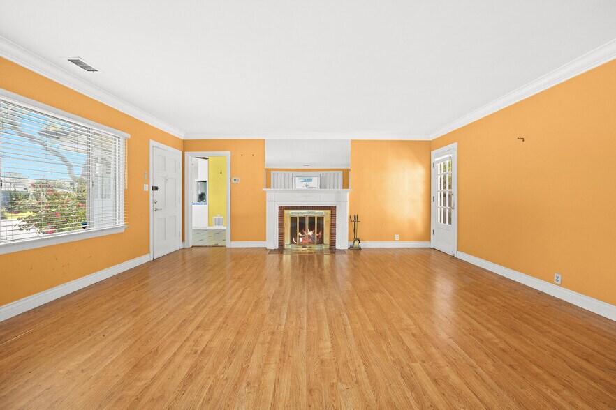 More Photos Of 4381-4385 Overland Ave, Culver City Office Residential For Lease