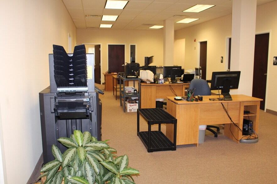 More Photos Of 491 Amwell Rd, Hillsborough Office For Sale
