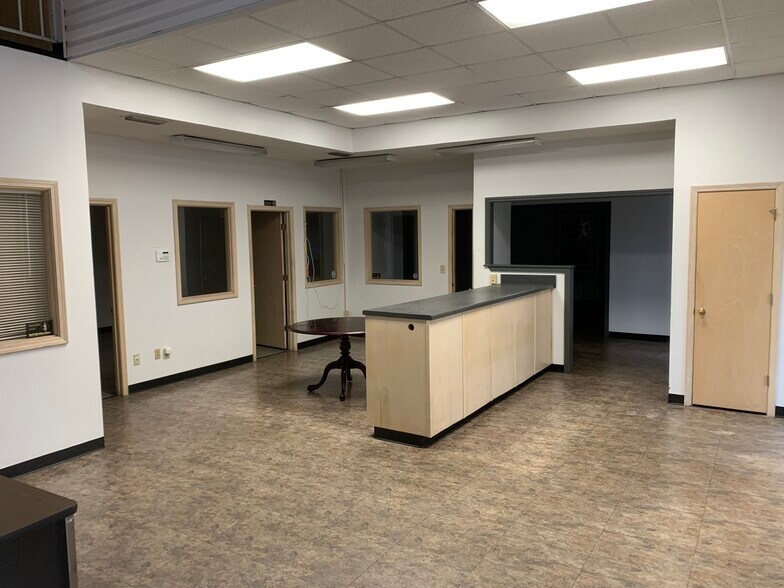 More Photos Of 1455 McCain Pky, Pelham Industrial For Lease