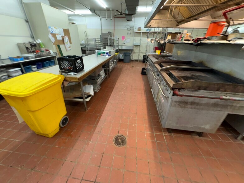 More Photos Of 89 Nolan Rd, Penfield General Retail For Sale
