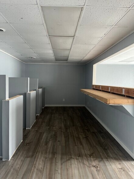 More Photos Of 149 Linden Rd, Centerville Office Residential For Sale