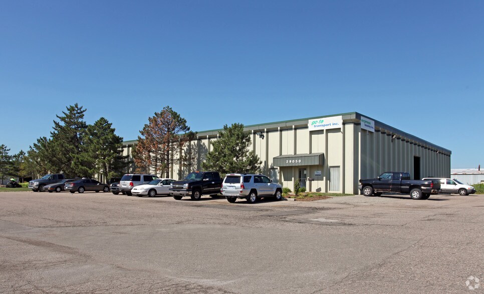 More Photos Of 29031-29045 Airport Dr, Romulus Unknown For Lease