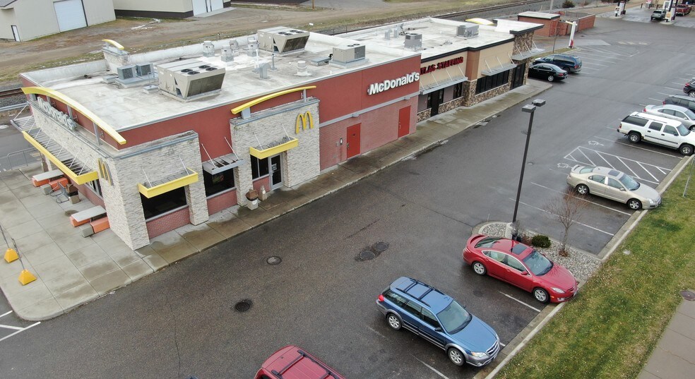 More Photos Of 211 Elm St W, Annandale Fast Food For Sale