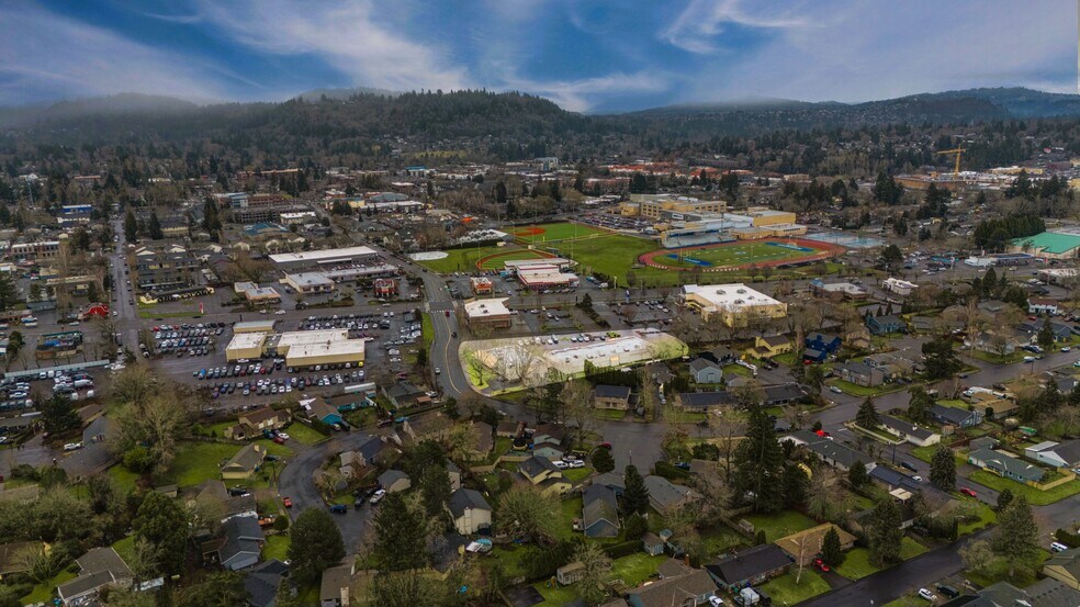 More Photos Of 421-491 NE Burnside Rd, Gresham Freestanding For Sale