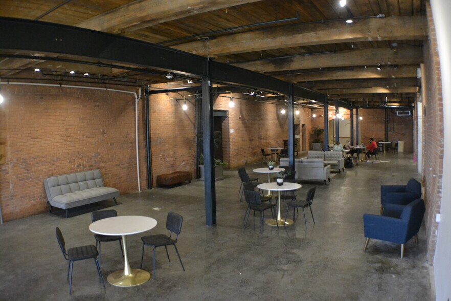More Photos Of 168 Center St, Southington Industrial For Lease