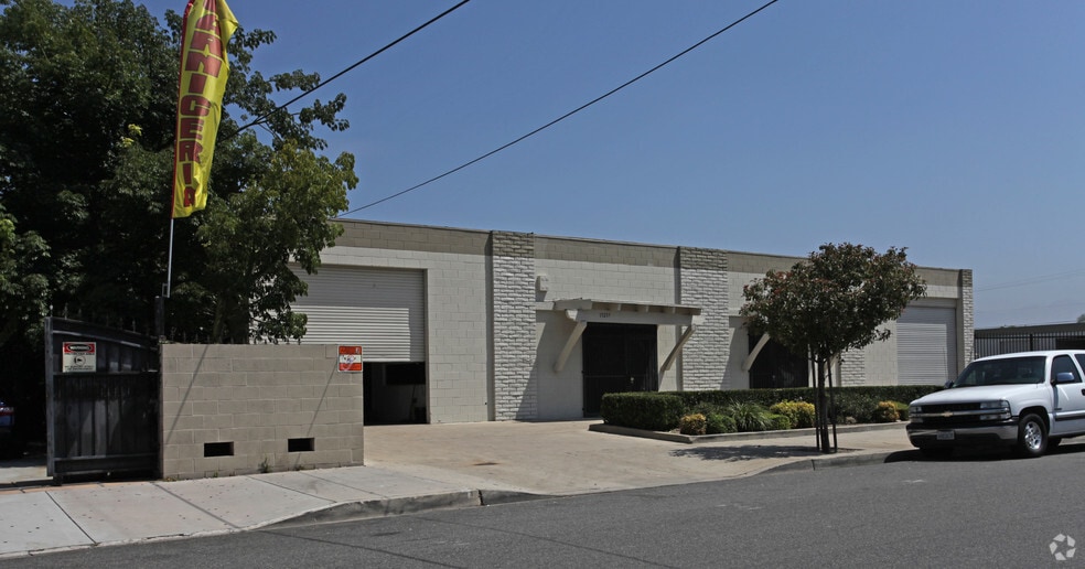 More Photos Of 15225-15237 Nubia St, Baldwin Park Warehouse For Lease