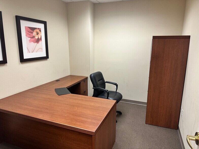 More Photos Of 201 Stonewall St, Cartersville Office For Sale