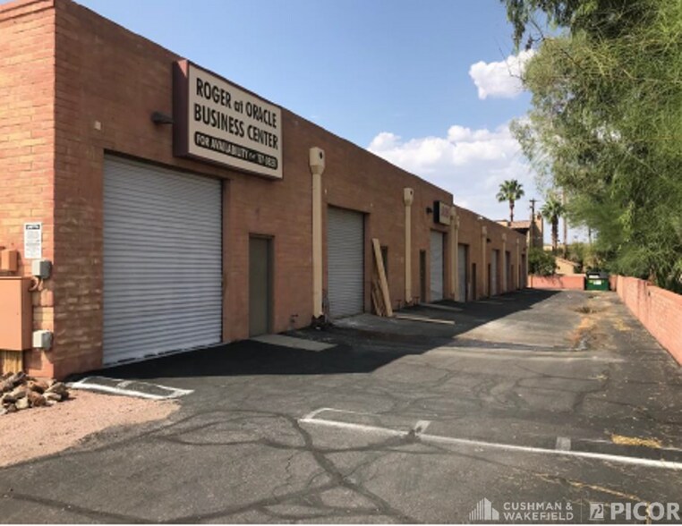 More Photos Of 460-470 W Roger Rd, Tucson Showroom For Lease