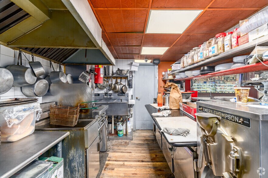 More Photos Of 177 Spring St, New York Apartments For Sale