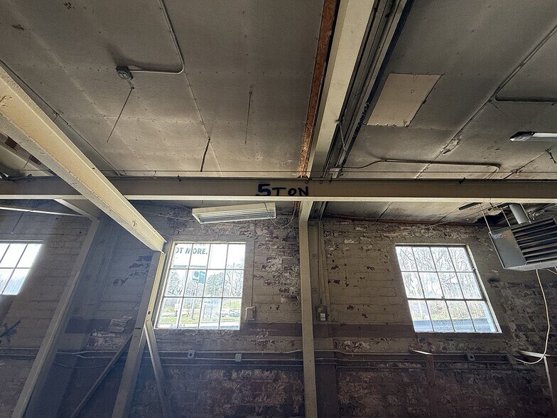 More Photos Of 218 Mechanic St, Waterville Manufacturing For Lease