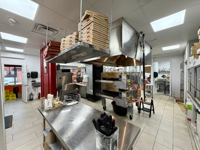 More Photos Of 10305 Taylorsville Rd, Louisville Restaurant For Sale