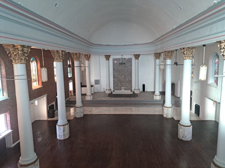 More Photos Of 1935 Sidney St, Saint Louis Religious Facility For Lease