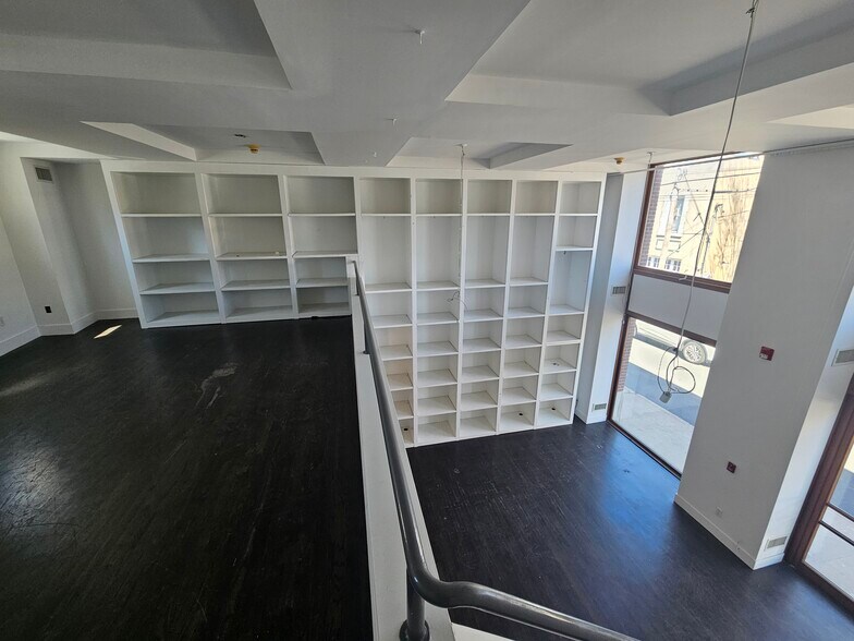 More Photos Of 75 Washington St, Sag Harbor Storefront Retail Office For Lease