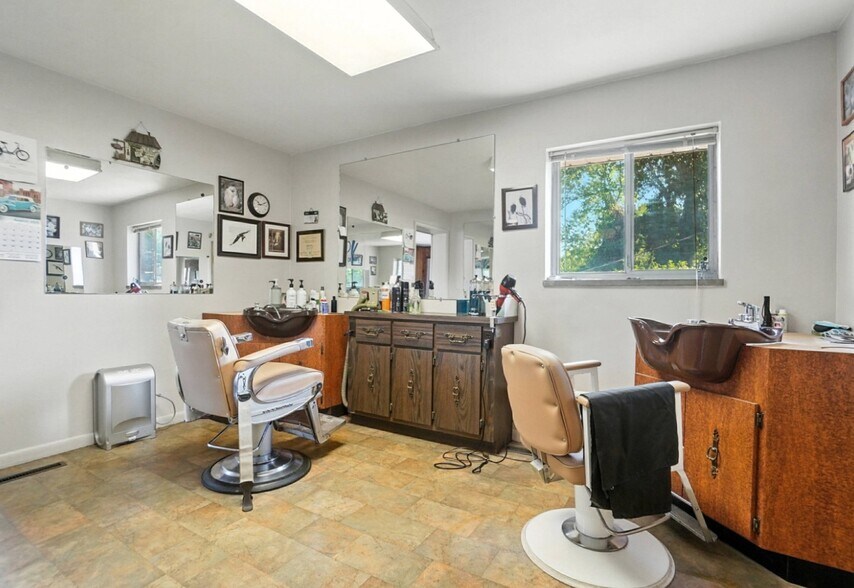 More Photos Of 5402-5404 N Main St, Dayton Office For Sale