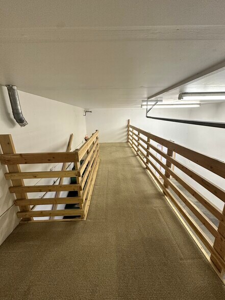 More Photos Of 1200 Gregory ln, Jackson Office For Lease