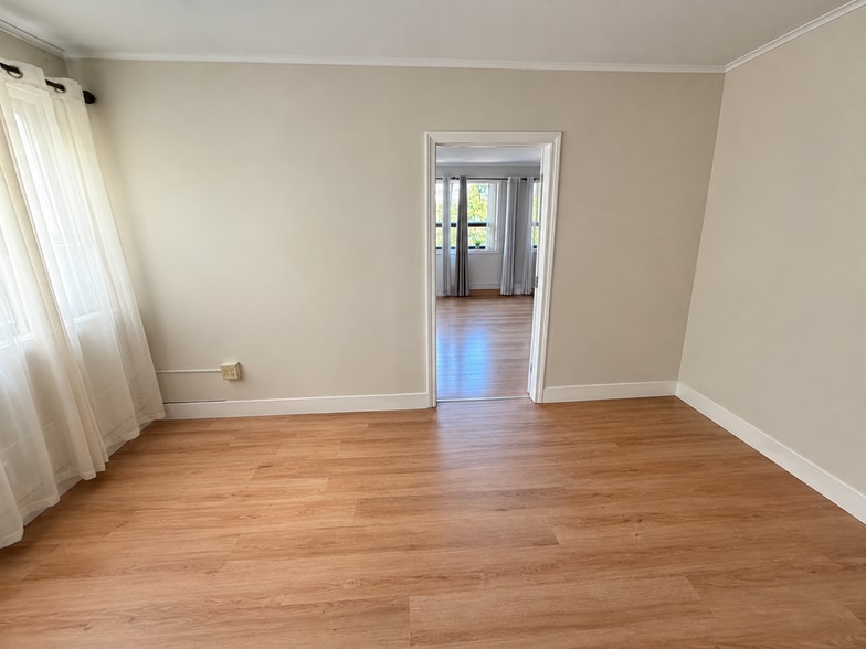 More Photos Of 93 Market Sq, Newington Office For Sale