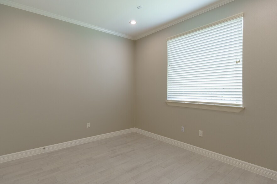 More Photos Of 10401 S Mason Rd Building B, Richmond Medical For Sale