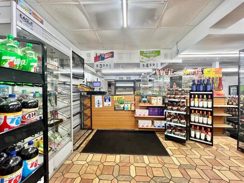 More Photos Of 3000 Winchester Ave, Ashland Storefront For Sale