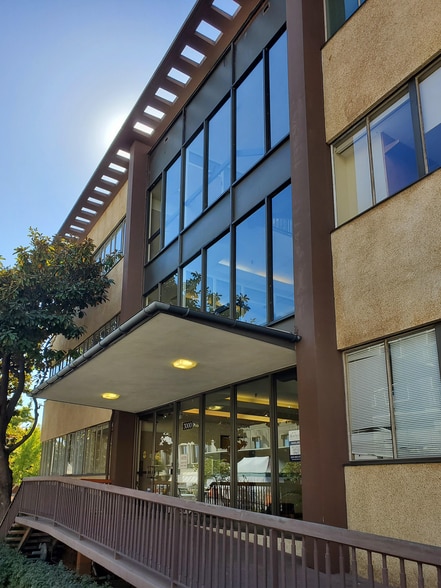More Photos Of 3000 Colby St, Berkeley Unknown For Lease