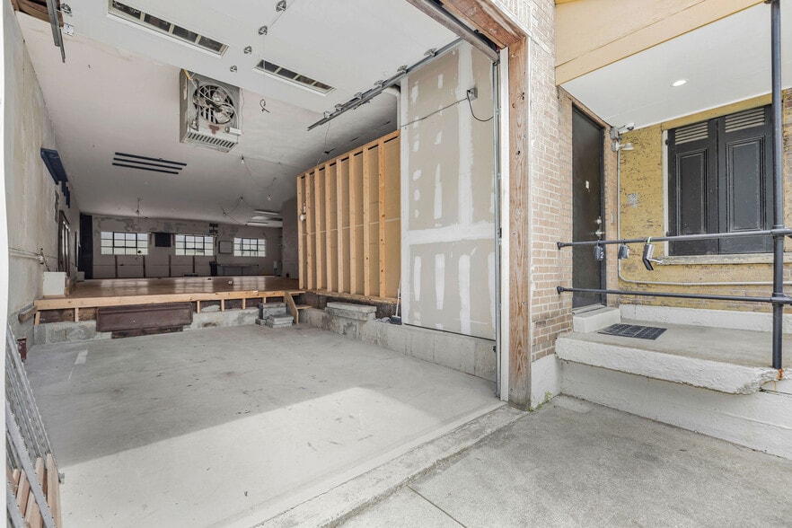 More Photos Of 1708 Logan St, Cincinnati Apartments For Lease