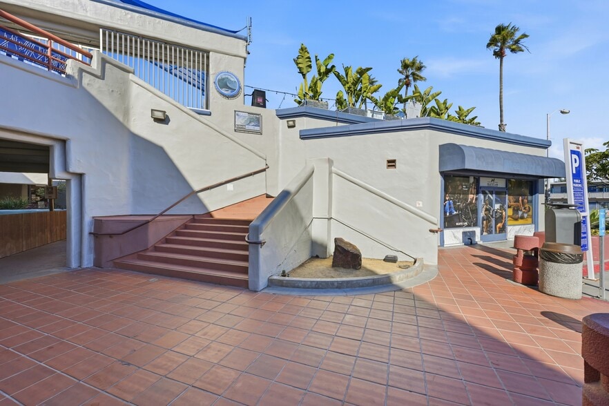 More Photos Of 4110-4190 Mission Blvd, San Diego Unknown For Lease