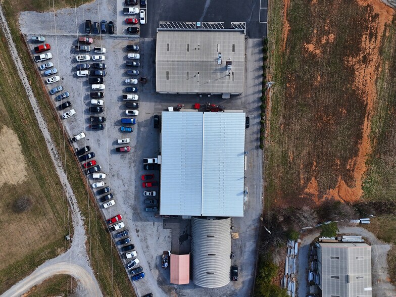 More Photos Of 1755 William Blount Dr, Maryville Auto Repair For Sale