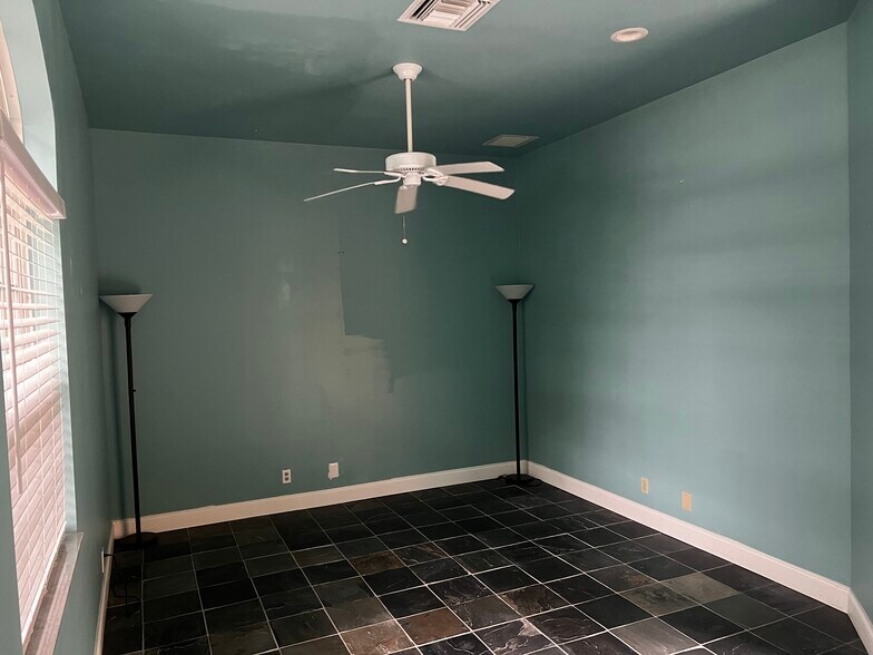 More Photos Of 720 NE 3rd Ave, Fort Lauderdale Office For Sale