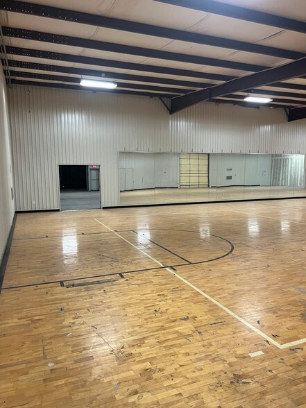 More Photos Of 10100 Hicks Field Rd, Fort Worth Warehouse For Sale
