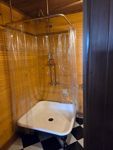 More Photos Of 815-817 Rosedale Dr, New Orleans Office For Sale